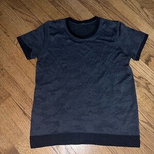 Lululemon Swiftly Tech Breathe